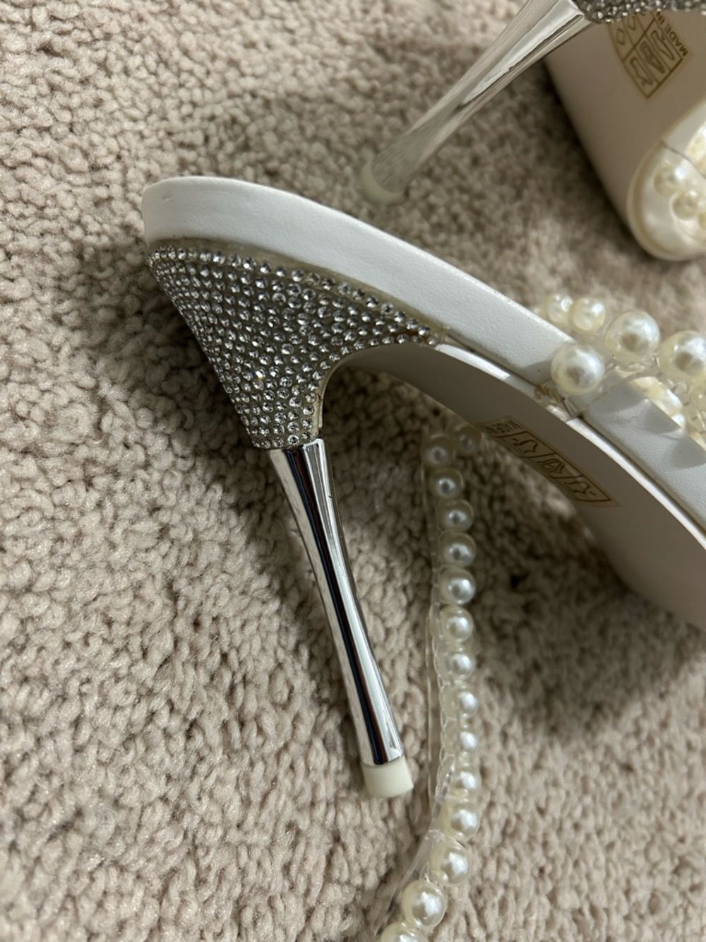 Heels - Picture 3 of 3